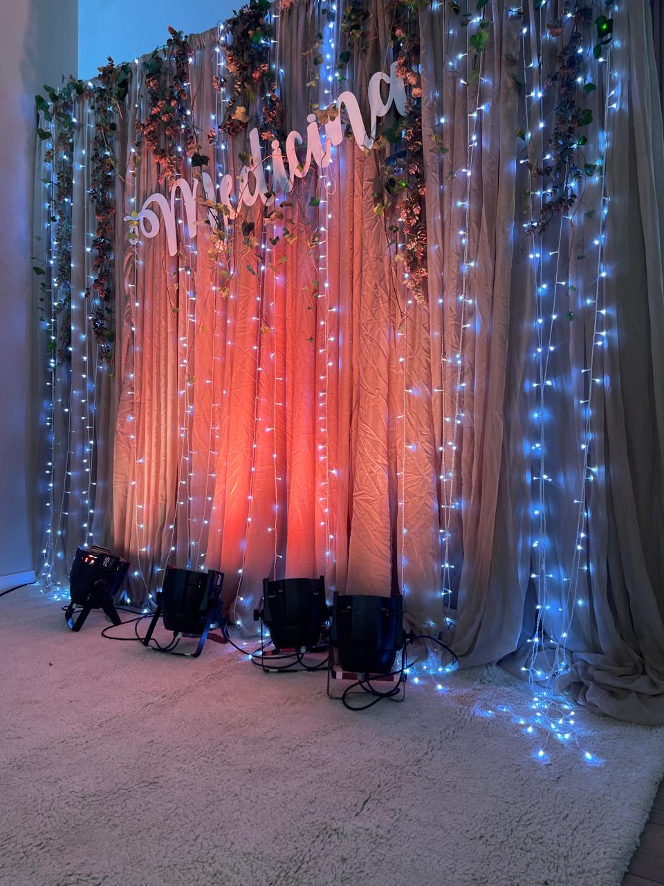 Espaço elegante para casamento/formaturas com decoração floral